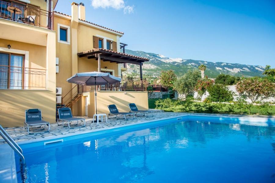 Villa Irida Afrato Exteriör bild
